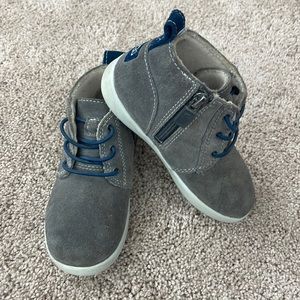 Size 10 toddler zipper Ugg boots